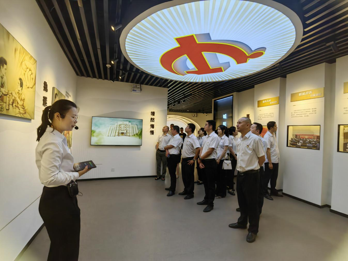 市秦巴農擔公司開展“學習黨規(guī)黨紀、筑牢廉潔底線”黨紀學習主題黨日活動